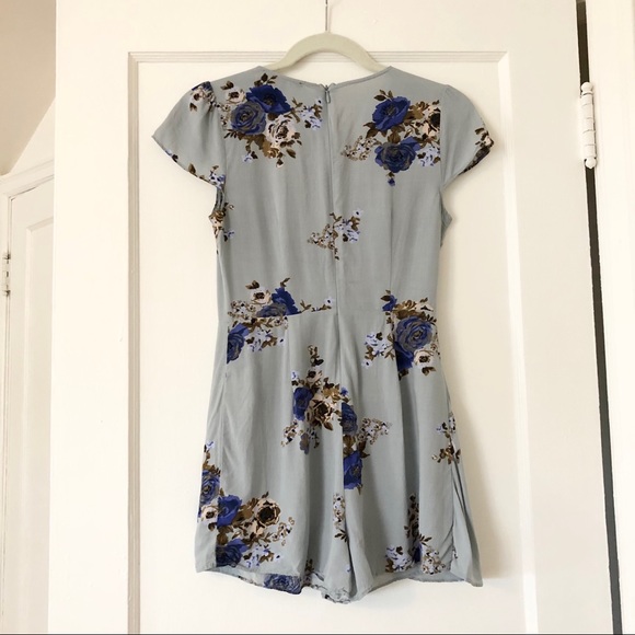 FOREVER 21 Blue Floral Romper Size Small - Picture 3 of 8